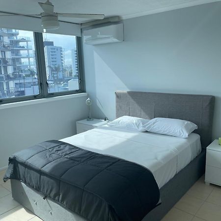 Beachfront Towers Maroochydore Exterior photo