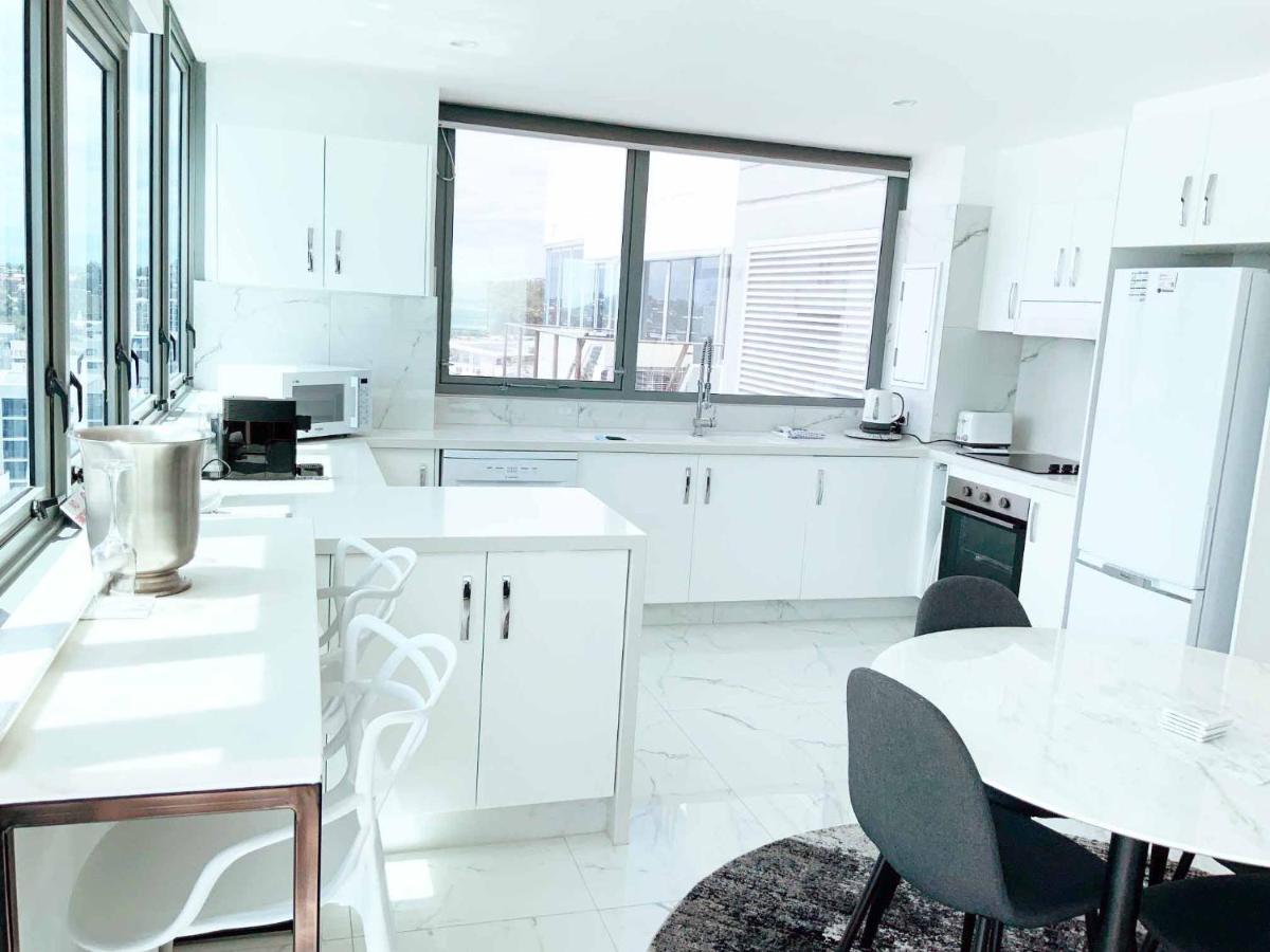 Beachfront Towers Maroochydore Exterior photo