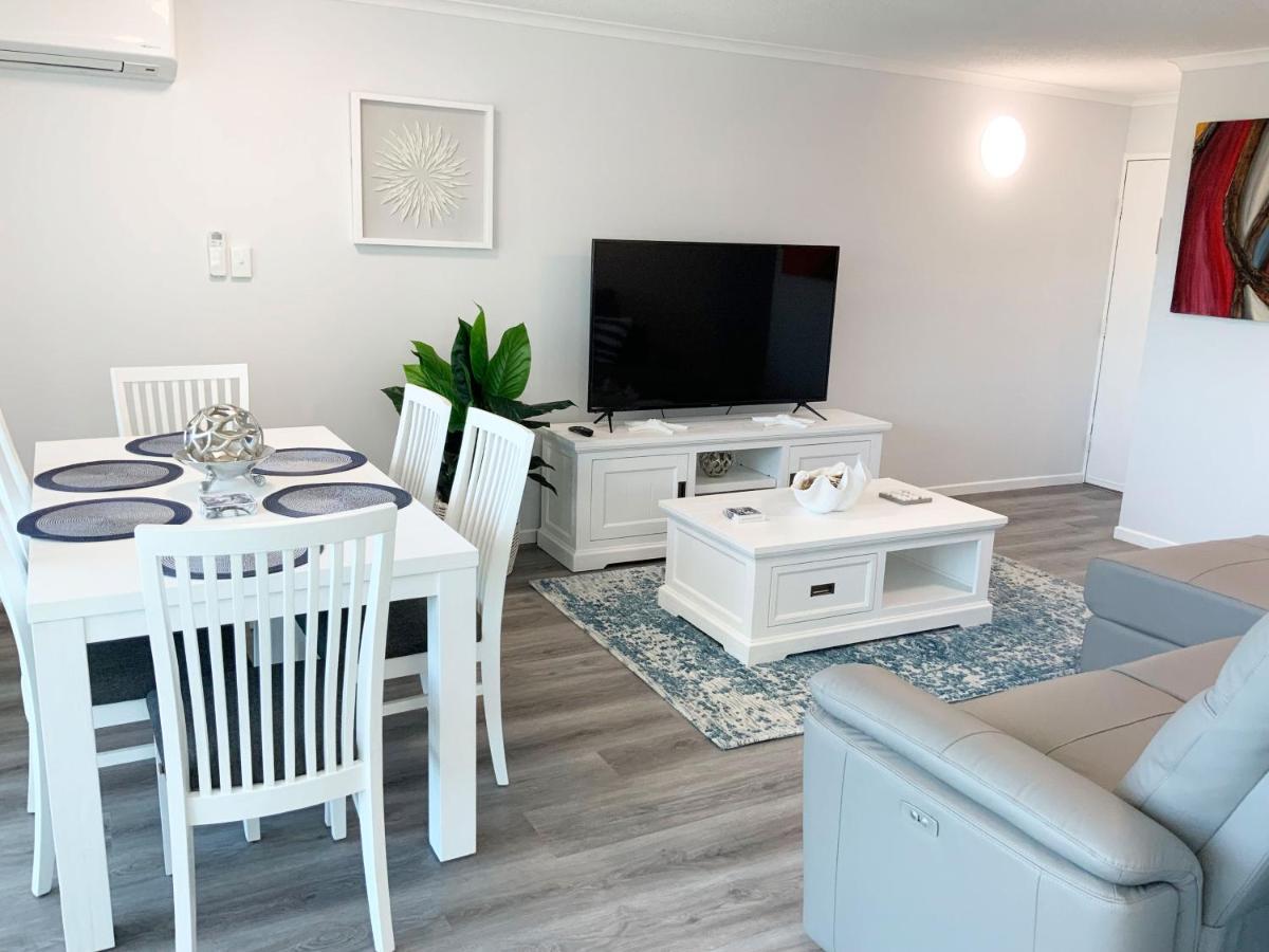 Beachfront Towers Maroochydore Exterior photo