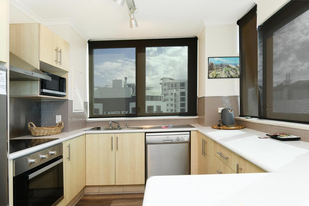 Beachfront Towers Maroochydore Exterior photo