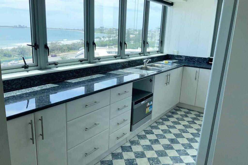 Beachfront Towers Maroochydore Exterior photo