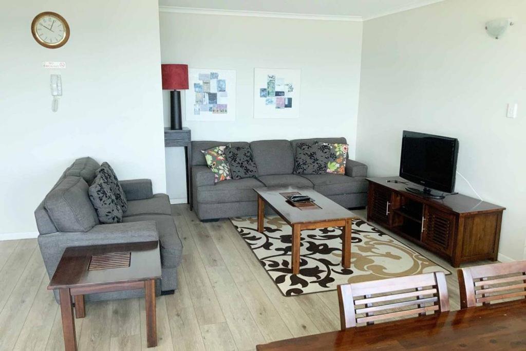 Beachfront Towers Maroochydore Exterior photo